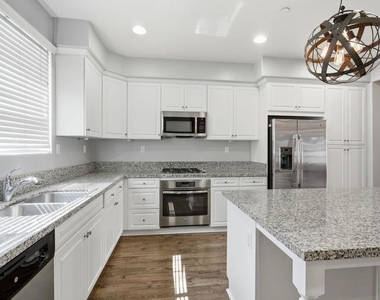 477 Prosperity Drive - Photo Thumbnail 17