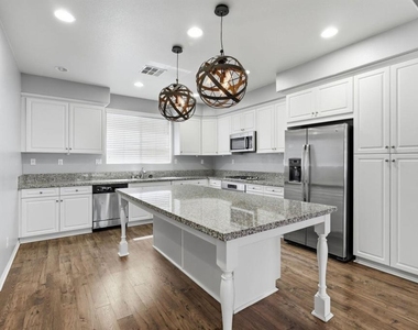 477 Prosperity Drive - Photo Thumbnail 15