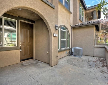 477 Prosperity Drive - Photo Thumbnail 5