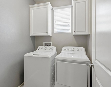 477 Prosperity Drive - Photo Thumbnail 19