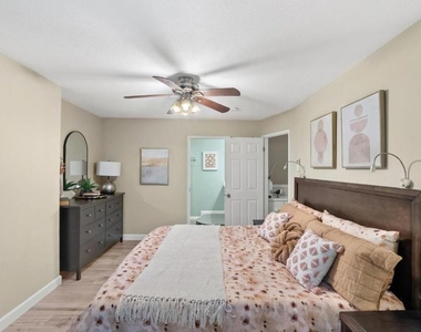 386 Union Avenue - Photo Thumbnail 18