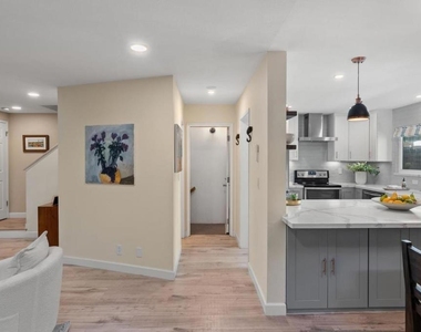 386 Union Avenue - Photo Thumbnail 7