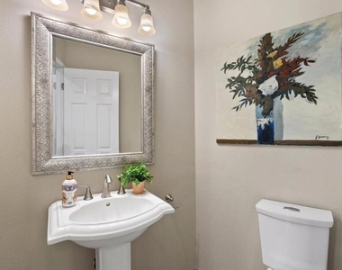 386 Union Avenue - Photo Thumbnail 14