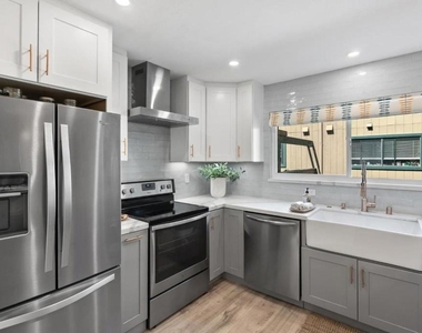 386 Union Avenue - Photo Thumbnail 11