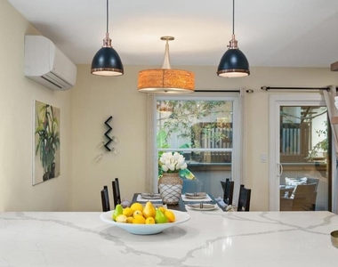 386 Union Avenue - Photo Thumbnail 13