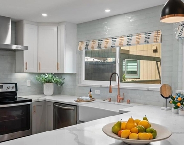 386 Union Avenue - Photo Thumbnail 8