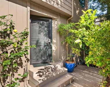 386 Union Avenue - Photo Thumbnail 1
