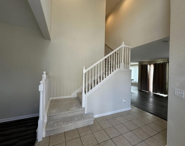 2065 Mckenzie Place - Photo Thumbnail 6