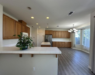 2065 Mckenzie Place - Photo Thumbnail 3