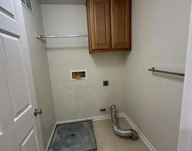 2065 Mckenzie Place - Photo Thumbnail 18