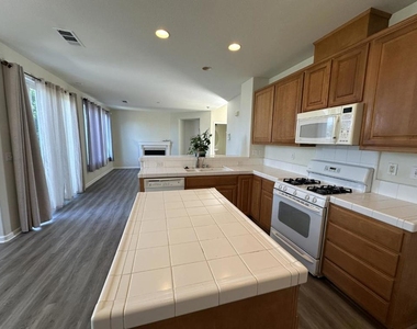 2065 Mckenzie Place - Photo Thumbnail 4