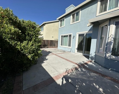 2065 Mckenzie Place - Photo Thumbnail 20