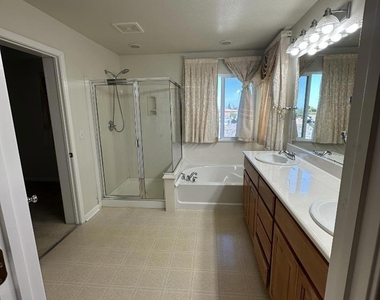 2065 Mckenzie Place - Photo Thumbnail 14