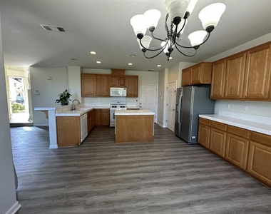 2065 Mckenzie Place - Photo Thumbnail 2