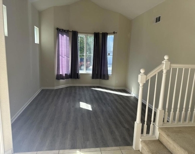 2065 Mckenzie Place - Photo Thumbnail 7