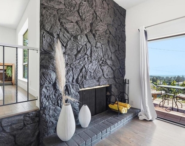 4206 Huntington Street - Photo Thumbnail 11