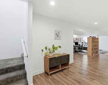4206 Huntington Street - Photo Thumbnail 32