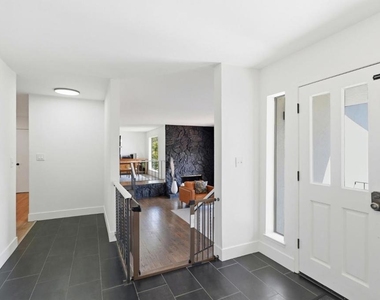 4206 Huntington Street - Photo Thumbnail 6