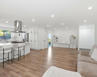 4206 Huntington Street - Photo Thumbnail 14