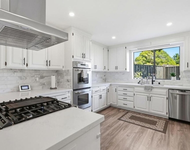 4206 Huntington Street - Photo Thumbnail 24