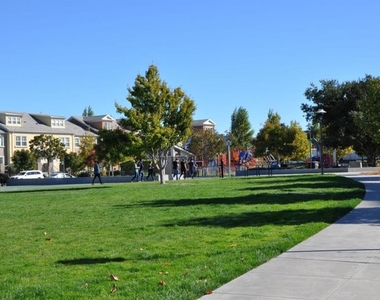 2842 Catalino Street - Photo Thumbnail 10