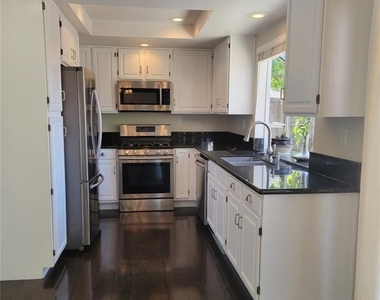 6208 Smokey Hill Lane - Photo Thumbnail 9