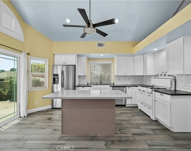 11111 Berwick - Photo Thumbnail 7