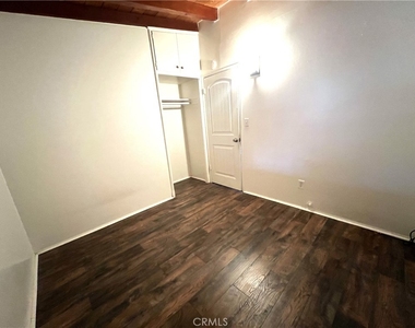 725 Tyrol Drive - Photo Thumbnail 7