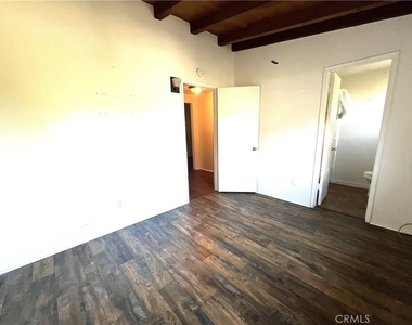 725 Tyrol Drive - Photo Thumbnail 8