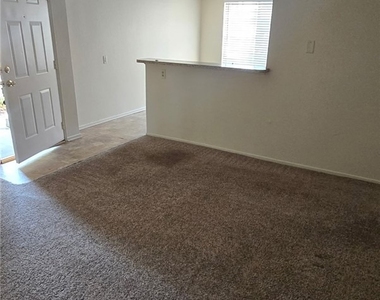 1365 Crafton Avenue - Photo Thumbnail 7