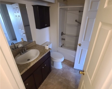 1365 Crafton Avenue - Photo Thumbnail 5