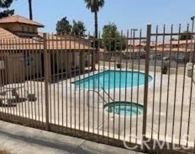 1365 Crafton Avenue - Photo Thumbnail 9