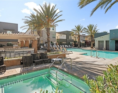 7819 Paxton Place - Photo Thumbnail 38