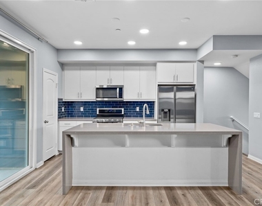 7819 Paxton Place - Photo Thumbnail 9