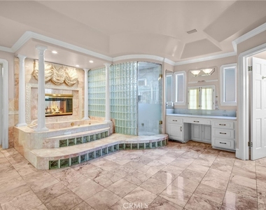 1410 S 10th Ave - Photo Thumbnail 42