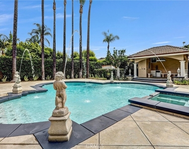 1410 S 10th Ave - Photo Thumbnail 2