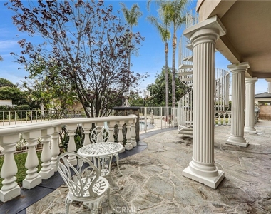 1410 S 10th Ave - Photo Thumbnail 4