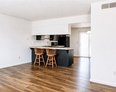217 E I Street - Photo Thumbnail 4