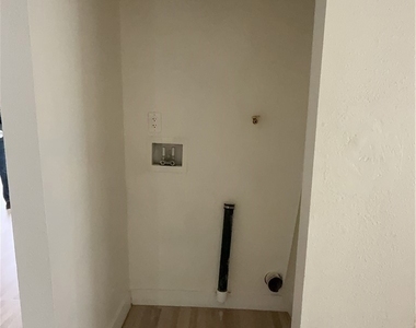 139 N Palm Avenue - Photo Thumbnail 9