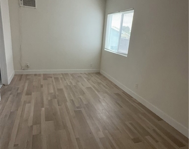 139 N Palm Avenue - Photo Thumbnail 12