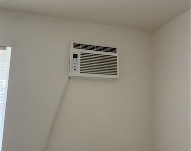 139 N Palm Avenue - Photo Thumbnail 5