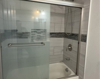 139 N Palm Avenue - Photo Thumbnail 19