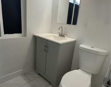 139 N Palm Avenue - Photo Thumbnail 20