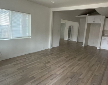 139 N Palm Avenue - Photo Thumbnail 3