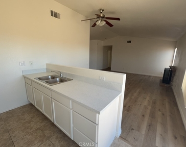 11028 Pemberton Way - Photo Thumbnail 10