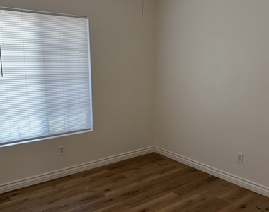 11028 Pemberton Way - Photo Thumbnail 22