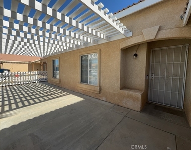 11028 Pemberton Way - Photo Thumbnail 2