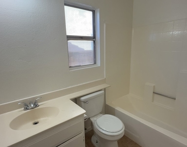 11028 Pemberton Way - Photo Thumbnail 21