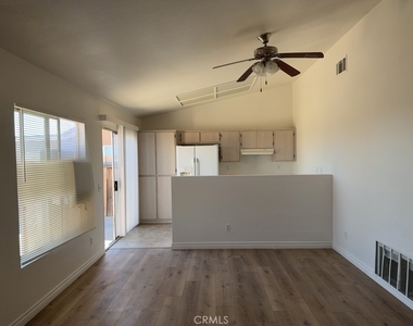 11028 Pemberton Way - Photo Thumbnail 9