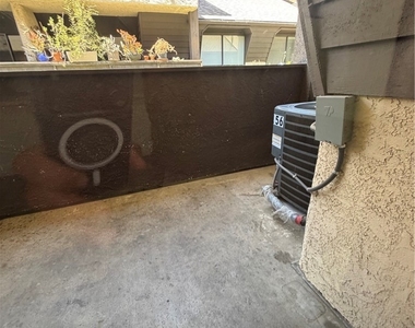 15050 Sherman Way - Photo Thumbnail 11